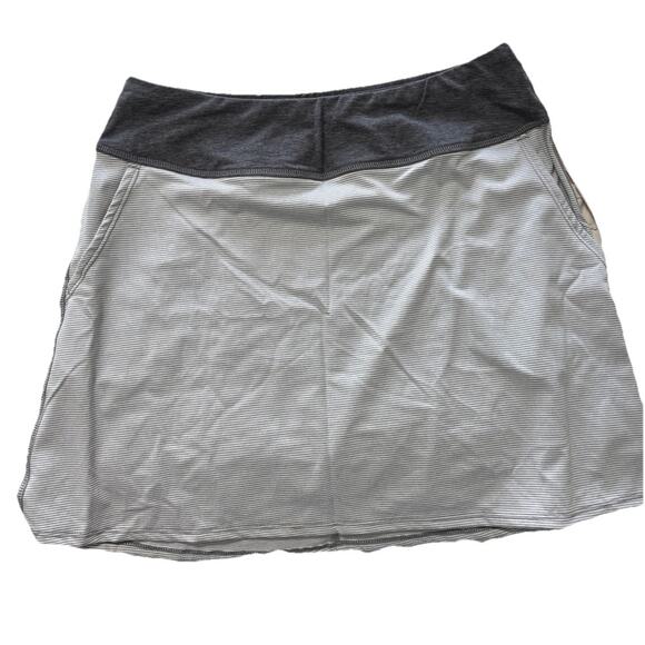 NWT Women’s Medium Stonewear Cruiser Gray Casual Pull-on Athletic Short Skirt - Picture 1 of 7